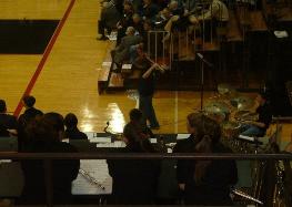 Cam behind the head show band